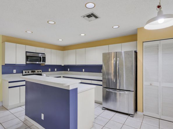 8395 NW 57 Drive, Coral Springs FL 33067