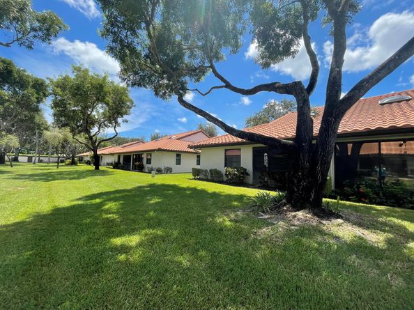 6141 Sunny Pointe Circle B, Delray Beach FL 33484