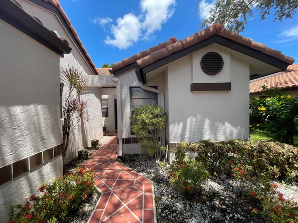 6141 Sunny Pointe Circle B, Delray Beach FL 33484