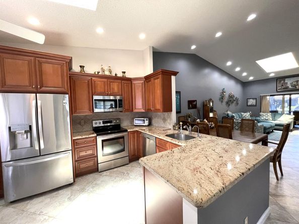 6141 Sunny Pointe Circle B, Delray Beach FL 33484
