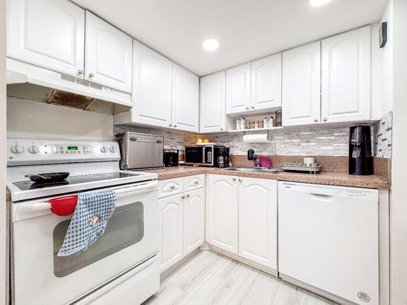 701 Pine Drive 210, Pompano Beach FL 33060
