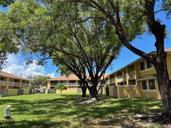 410 NW 214th St 205, Miami Gardens FL 33169