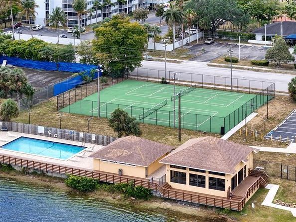 410 NW 214th St 205, Miami Gardens FL 33169