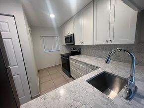9430 Poinciana Pl 415, Davie FL 33324
