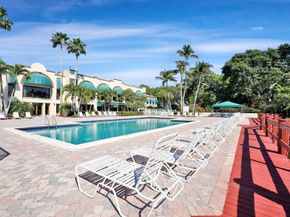 9430 Poinciana Pl 415, Davie FL 33324