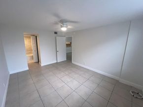 9430 Poinciana Pl 415, Davie FL 33324