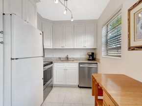 48 Sheffield B, West Palm Beach FL 33417