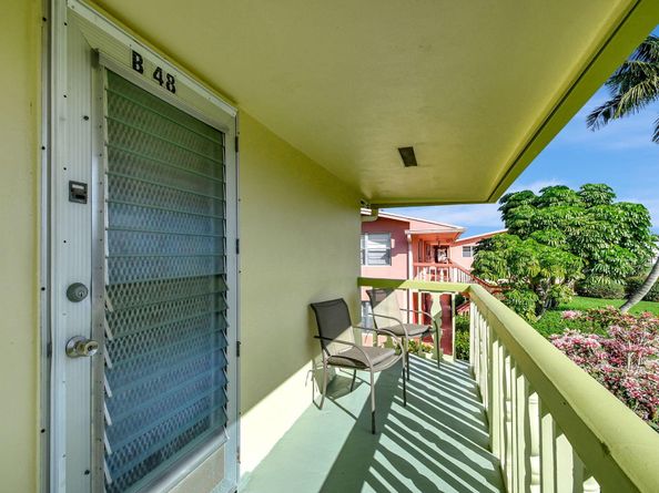 48 Sheffield B, West Palm Beach FL 33417