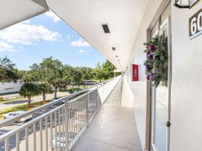 3406 NW 49th Ave 608, Lauderdale Lakes FL 33319