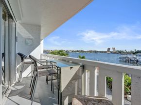 231 E Lantana Road 204, Lantana FL 33462