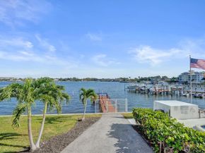 231 E Lantana Road 204, Lantana FL 33462