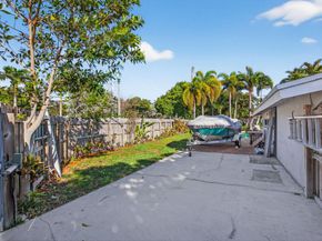 3792 NE 19th Avenue, Oakland Park FL 33308