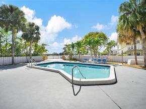 900 Crystal Lake Drive 2B, Deerfield Beach FL 33064