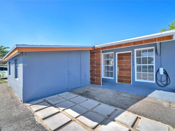 7151 Taft Street, Hollywood FL 33024