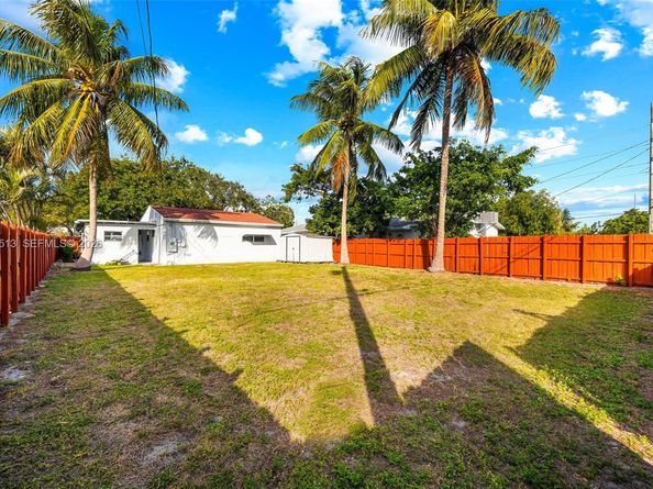 2210 Roosevelt Street, Hollywood FL 33020