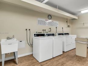 3800 Hillcrest Dr 401 401, Hollywood FL 33021