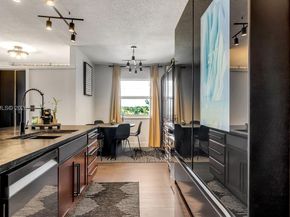 3800 Hillcrest Dr 401 401, Hollywood FL 33021