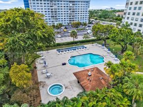 3800 Hillcrest Dr 401 401, Hollywood FL 33021