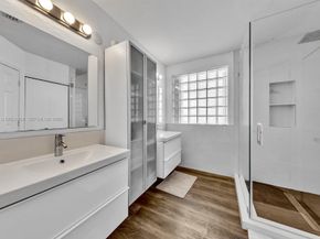 1042 Thistle Creek Court, Weston FL 33327