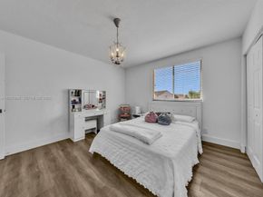 1042 Thistle Creek Court, Weston FL 33327