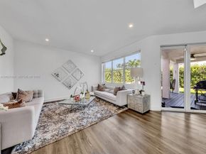 1042 Thistle Creek Court, Weston FL 33327