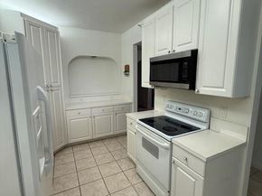 10700 NW 66 St 302, Doral FL 33178