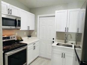 3041 NW 66th St, Miami FL 33147