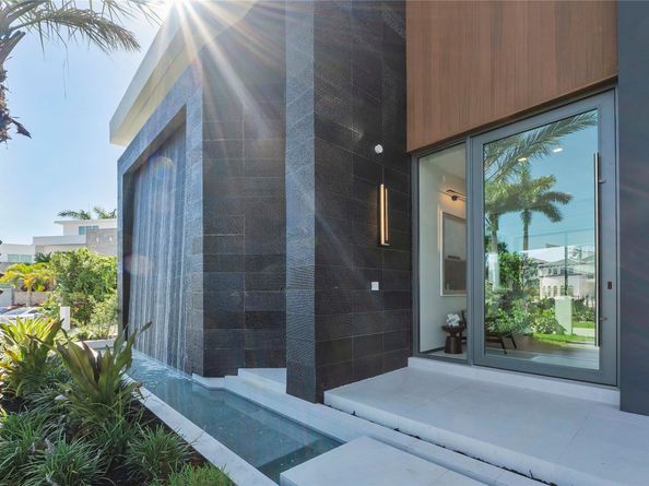 2880 NE 28th St, Fort Lauderdale FL 33306
