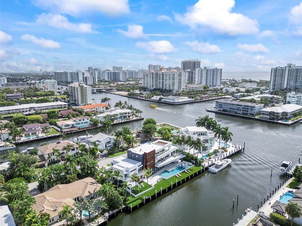 2880 NE 28th St, Fort Lauderdale FL 33306