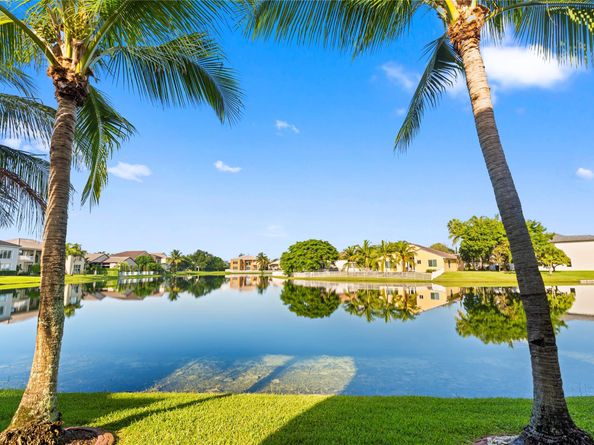 4622 SW 185th Ave, Miramar FL 33029