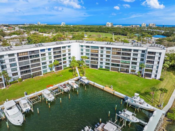 1748 Jupiter Cove Drive 121, Jupiter FL 33469