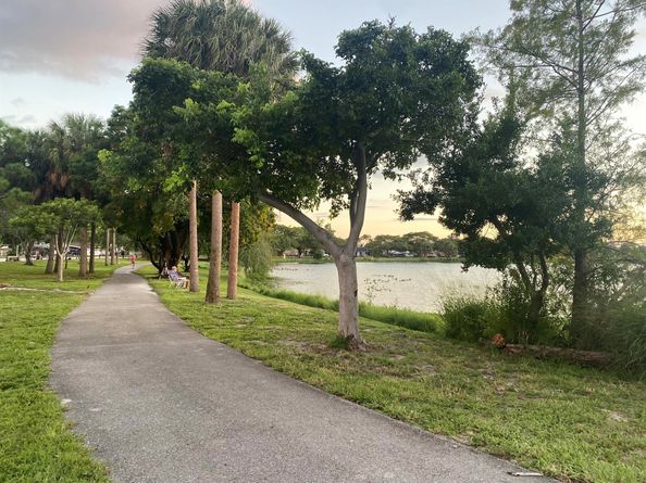 826 Snowden Drive, Lake Worth Beach FL 33461