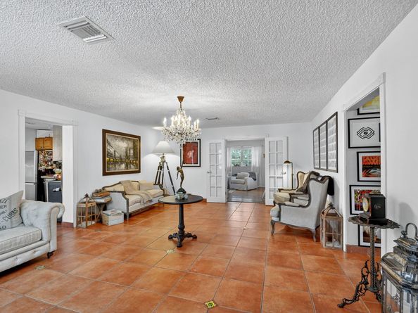 826 Snowden Drive, Lake Worth Beach FL 33461