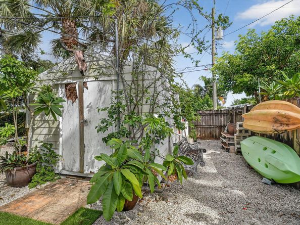 826 Snowden Drive, Lake Worth Beach FL 33461