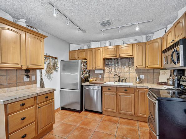826 Snowden Drive, Lake Worth Beach FL 33461