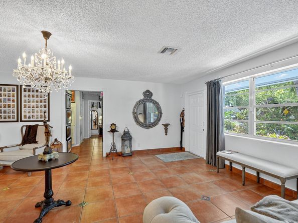 826 Snowden Drive, Lake Worth Beach FL 33461