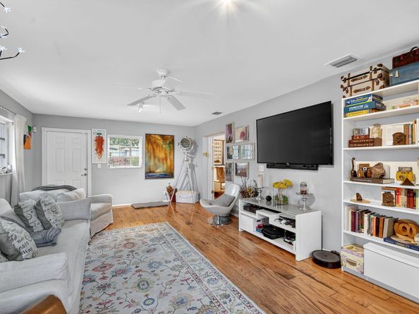 826 Snowden Drive, Lake Worth Beach FL 33461