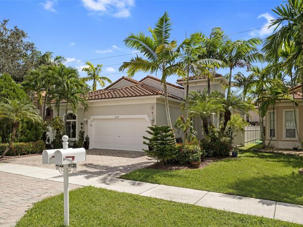 4122 NE 22nd St, Homestead FL 33033