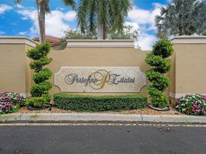 4122 NE 22nd St, Homestead FL 33033
