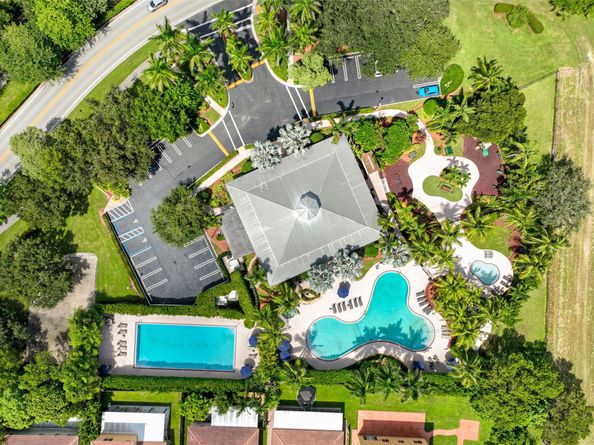 4122 NE 22nd St, Homestead FL 33033