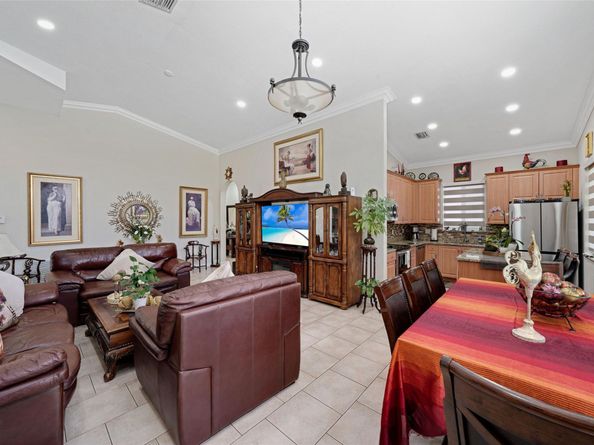 4122 NE 22nd St, Homestead FL 33033