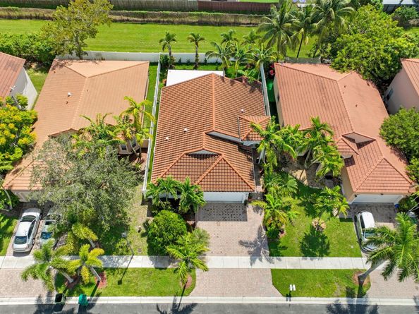 4122 NE 22nd St, Homestead FL 33033