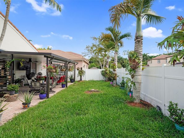 4122 NE 22nd St, Homestead FL 33033