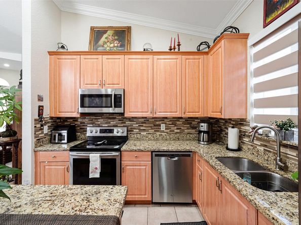 4122 NE 22nd St, Homestead FL 33033