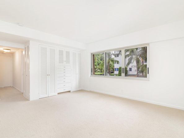 369 S Lake Drive 2b, Palm Beach FL 33480