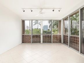369 S Lake Drive 2b, Palm Beach FL 33480