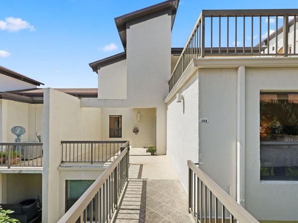 800 Greensward Court 203I, Delray Beach FL 33445