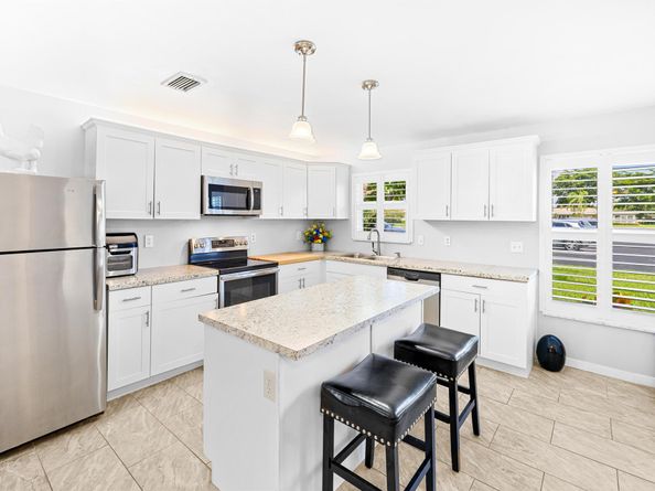 1012 Circle Terrace E B, Delray Beach FL 33445