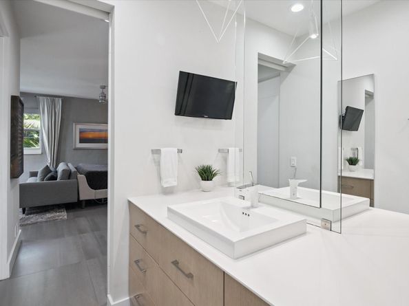 2516 NE 26th Ave, Fort Lauderdale FL 33305