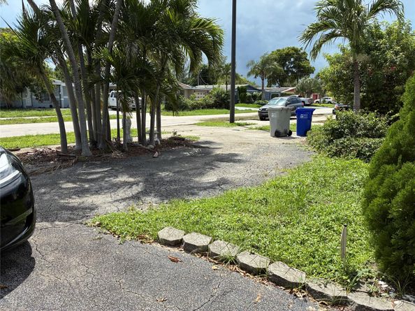 721 NW 18th St, Pompano Beach FL 33060